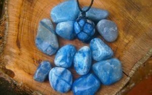 cristal azul de quartzo